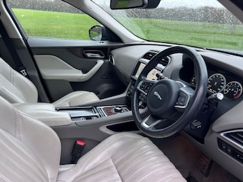 Used Jaguar F-Pace 2017 for sale - 77463713: Photo