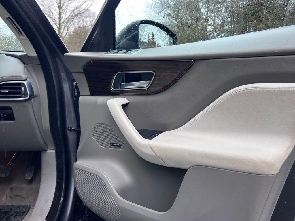 Used Jaguar F-Pace 2017 for sale - 77463713: Photo 31