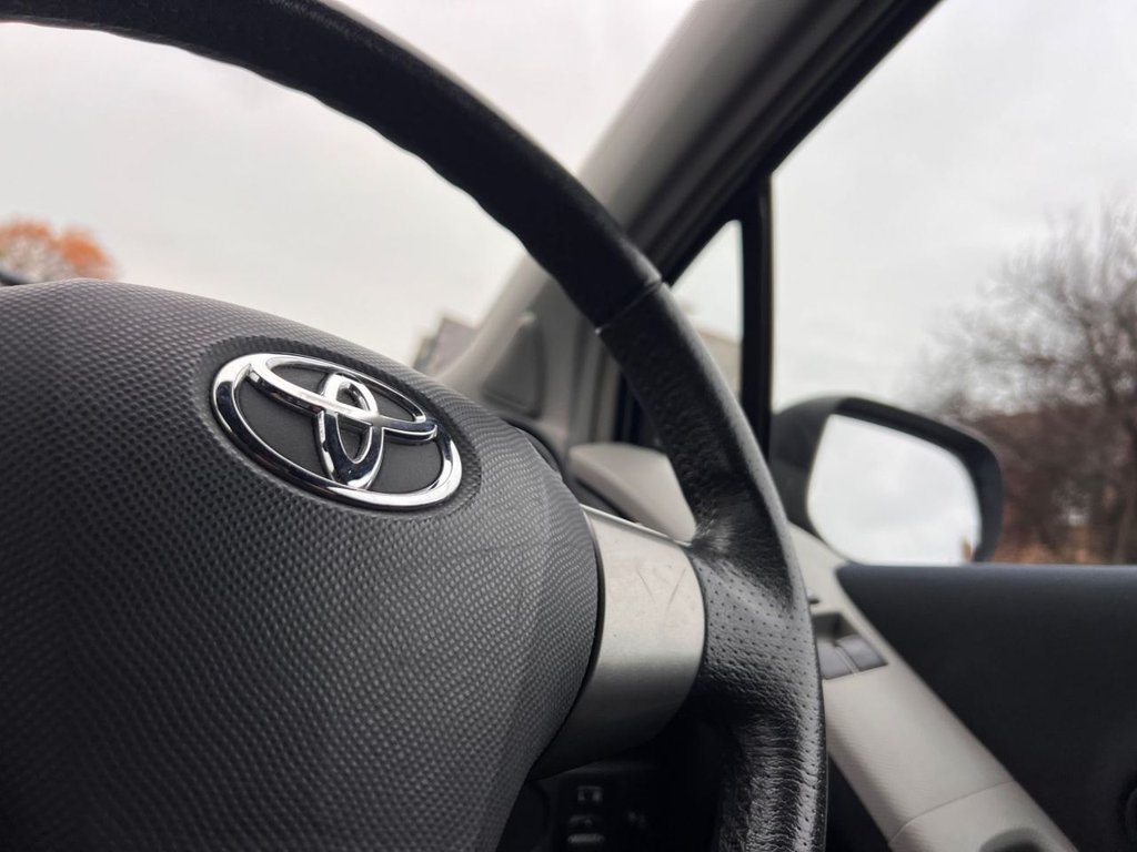 Used Toyota Yaris 2009 for sale - 76417413: Photo 23