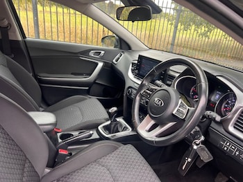 Used Kia XCeed 2020 for sale - 76081202: Photo 2