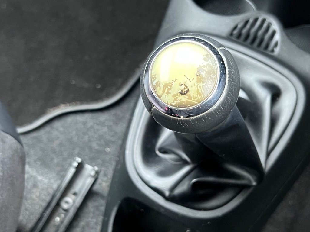 Used Toyota AYGO 2012 for sale - 77187877: Photo 16