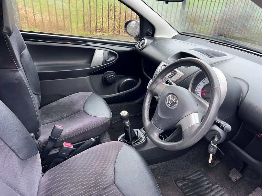 Used Toyota AYGO 2012 for sale - 77187877: Photo 2