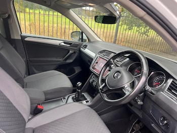 Used Volkswagen Tiguan 2018 for sale - 75998029: Photo 2