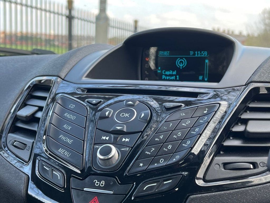 Used Ford Fiesta 2015 for sale - 76395907: Photo 15