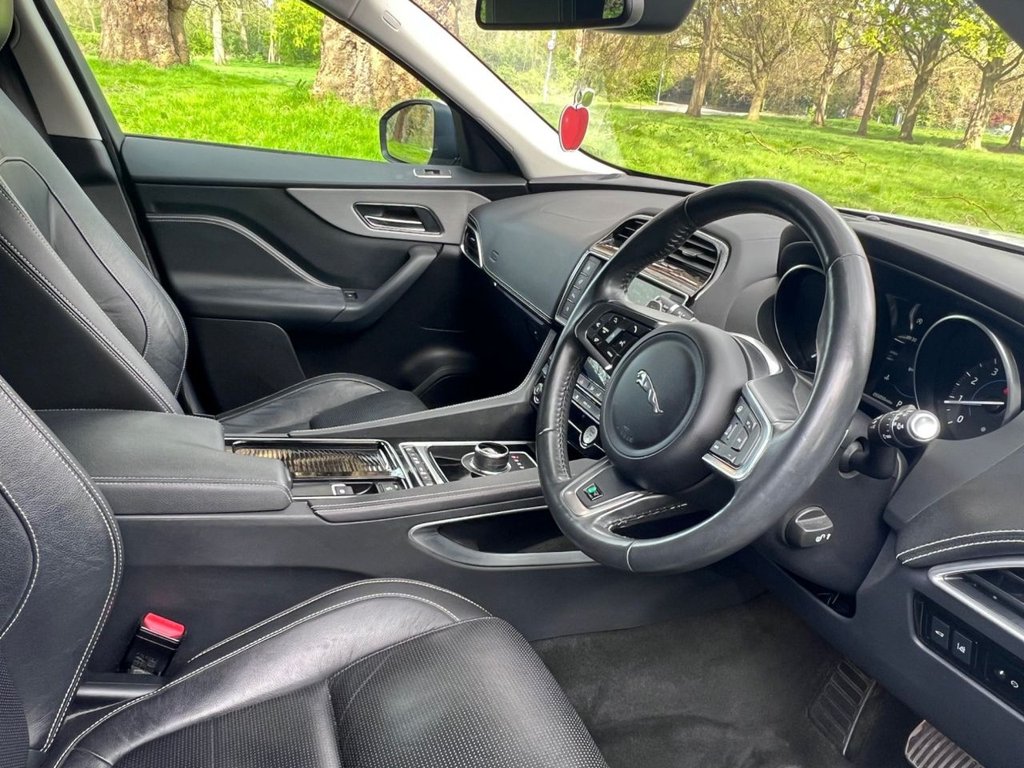 Used Jaguar F-Pace 2018 for sale - 78199922: Photo 2