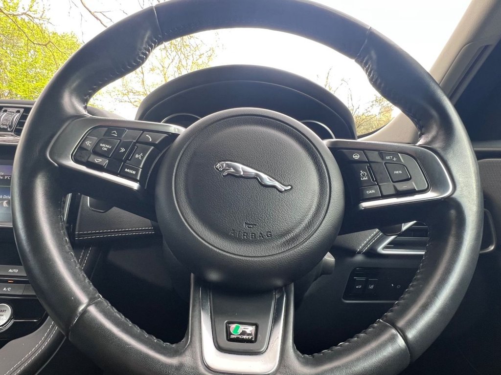 Used Jaguar F-Pace 2018 for sale - 78199922: Photo 26