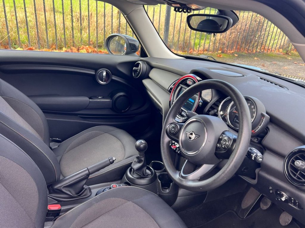 Used MINI Hatch 2020 for sale - 76345973: Photo 2