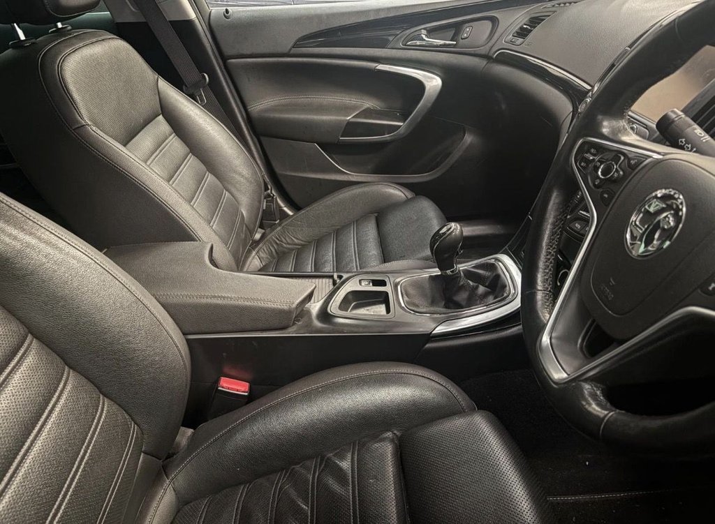 Used Vauxhall Insignia 2016 for sale - 77976348: Photo 2