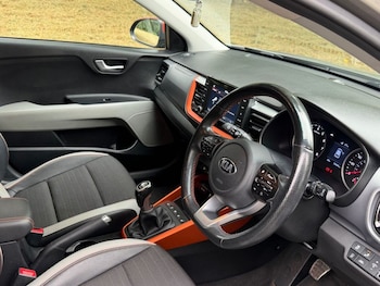 Used Kia Stonic 2018 for sale - 79628861: Photo