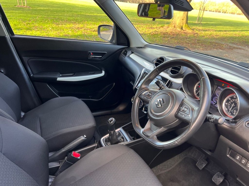 Used Suzuki Swift 2018 for sale - 76900593: Photo 2