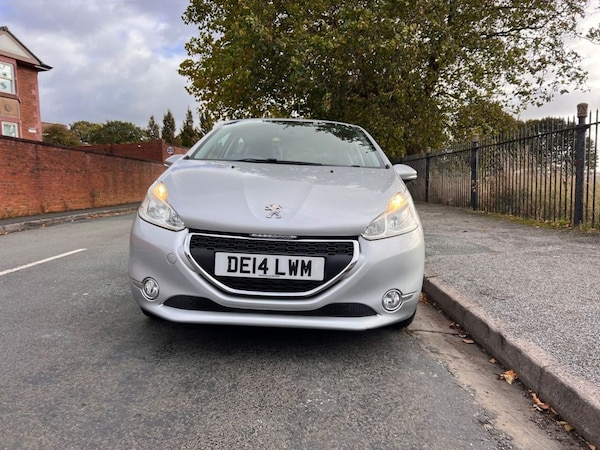Used Peugeot 208 2014 for sale - 76210181: Photo 10