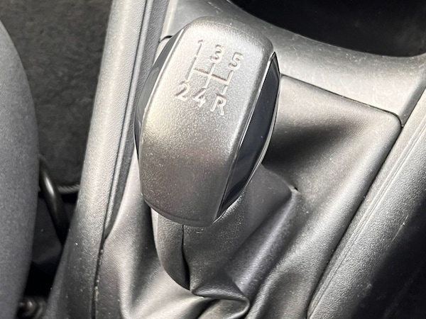 Used Peugeot 208 2014 for sale - 76210181: Photo 21