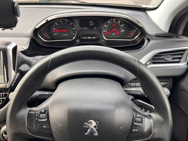 Used Peugeot 208 2014 for sale - 76210181: Photo 24