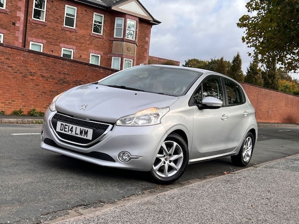Used Peugeot 208 2014 for sale - 76210181: Photo 3