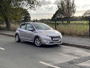 Used Peugeot 208 2014 for sale - 76210181: Photo 4