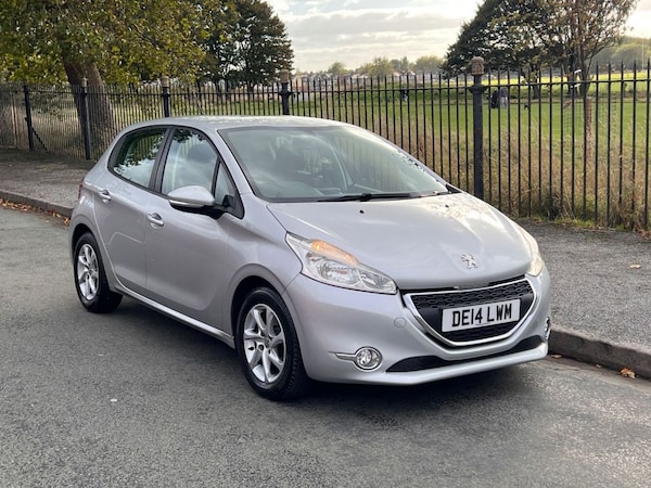 Used Peugeot 208 2014 for sale - 76210181: Photo 7
