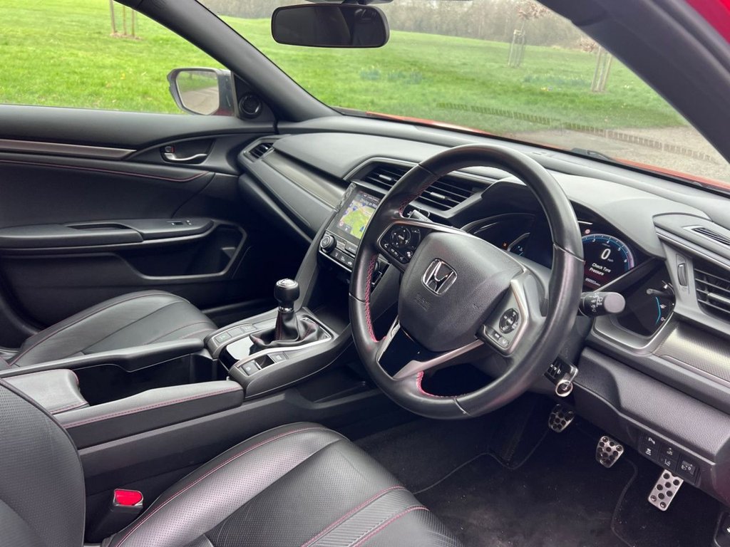 Used Honda Civic 2019 for sale - 77666704: Photo 2