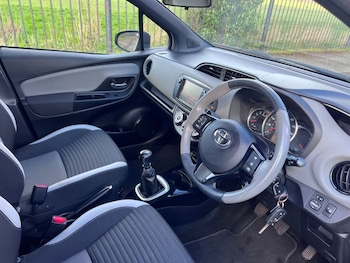 Used Toyota Yaris 2016 for sale - 78110163: Photo