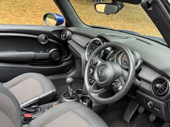 Used MINI Convertible 2019 for sale - 79628714: Photo