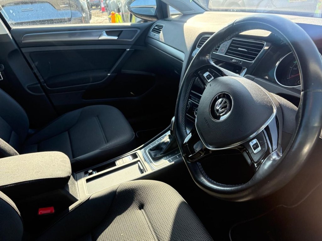 Used Volkswagen Golf 2020 for sale - 77748052: Photo 2