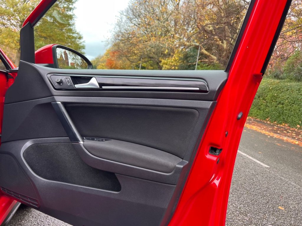 Used Volkswagen Golf 2014 for sale - 76470504: Photo 20