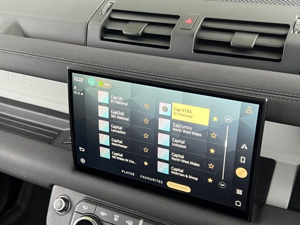 Used Land Rover Defender 2021 for sale - 77027205: Photo 23