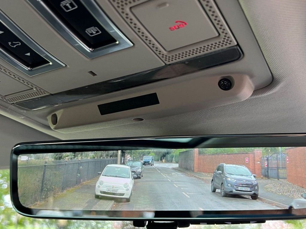 Used Land Rover Defender 2021 for sale - 77027205: Photo 28