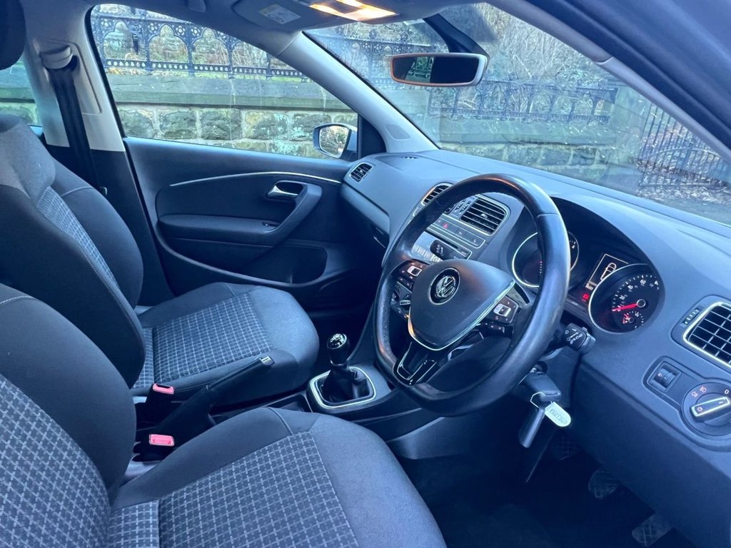 Used Volkswagen Polo 2017 for sale - 77096694: Photo 2