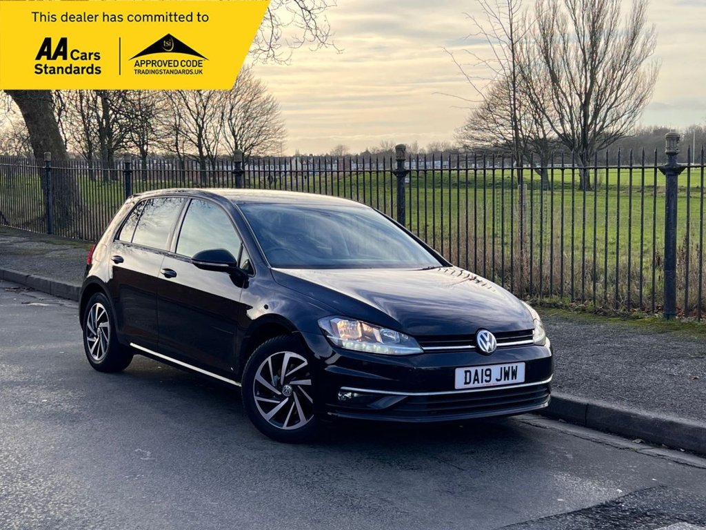 Used Volkswagen Golf 2019 for sale - 76867419: Photo 1