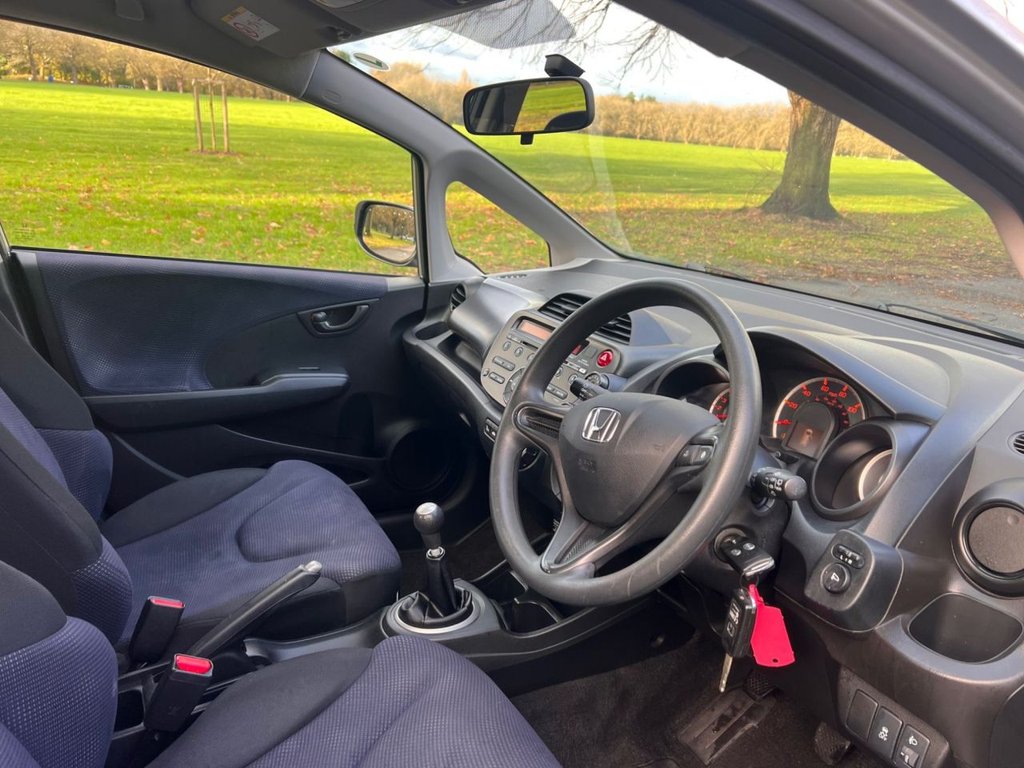 Used Honda Jazz 2015 for sale - 76631899: Photo 2