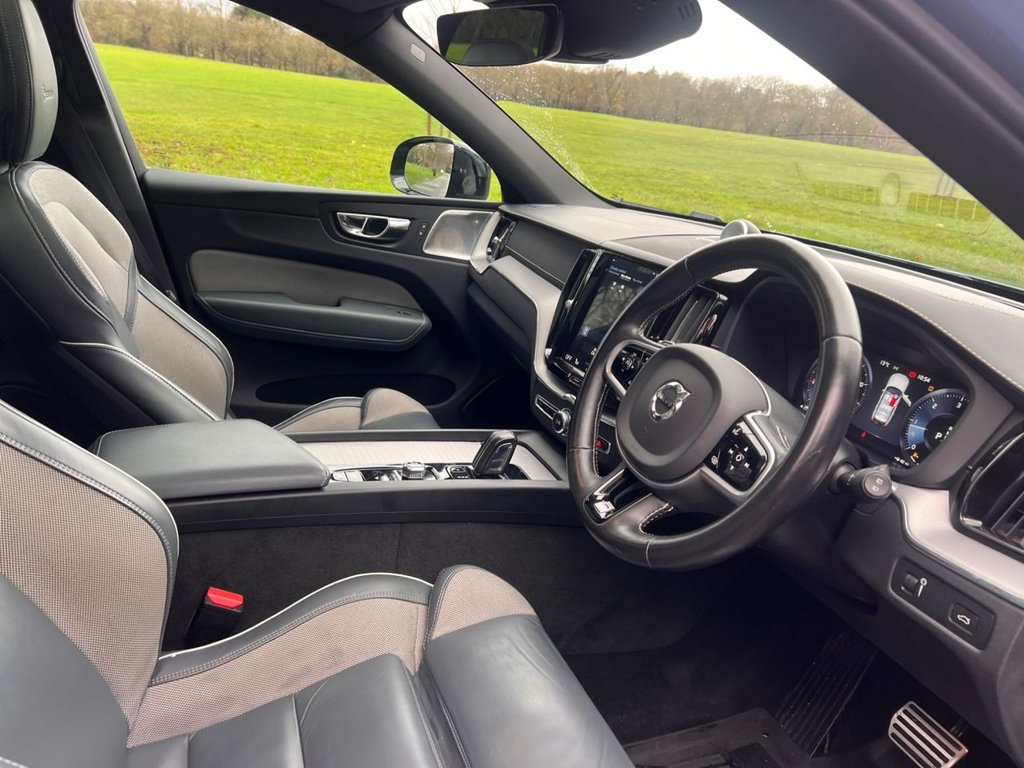 Used Volvo XC60 2019 for sale - 77121456: Photo 2