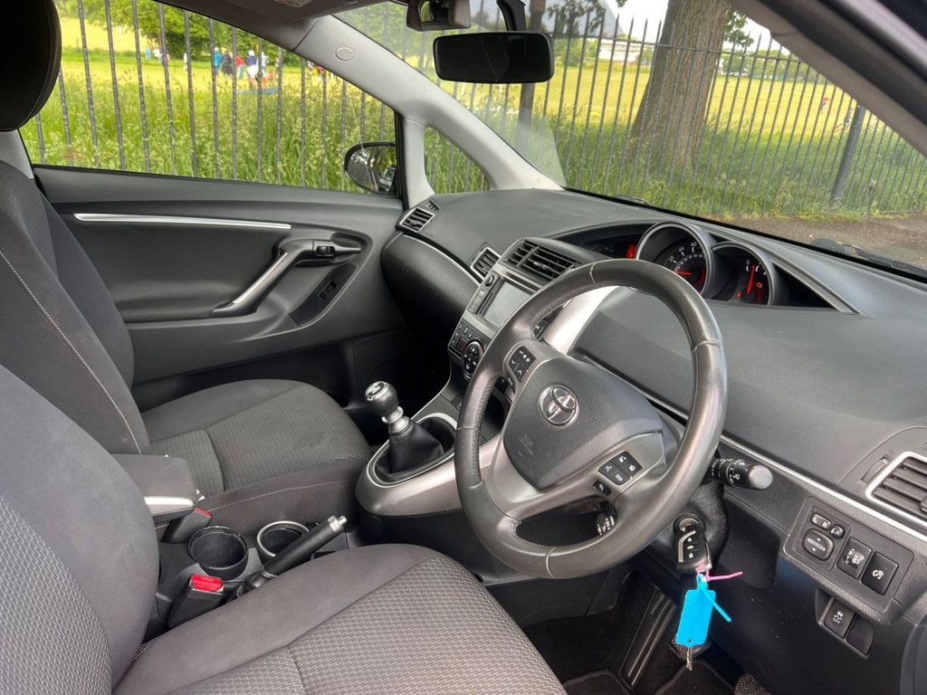 Used Toyota Verso 2015 for sale - 77212325: Photo 2