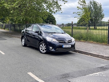Used Toyota Verso 2015 for sale - 77212325: Photo