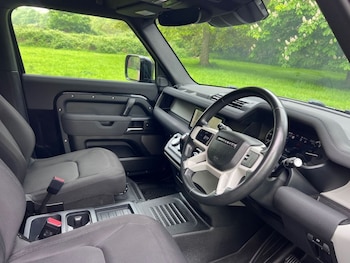 Used Land Rover Defender 2023 for sale - 78534088: Photo