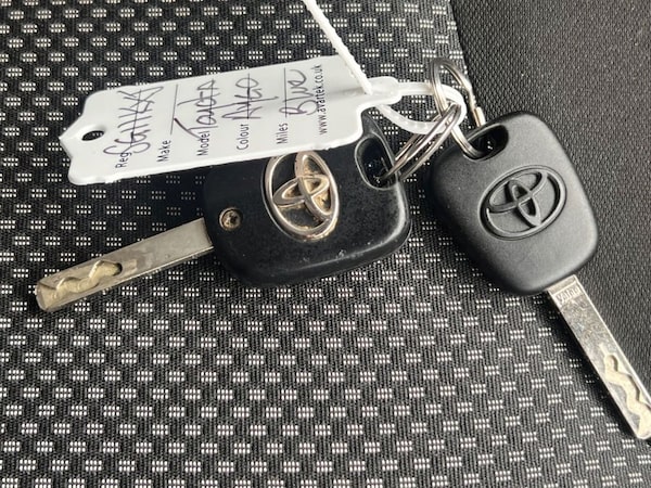 Used Toyota AYGO 2011 for sale - 76291132: Photo 20