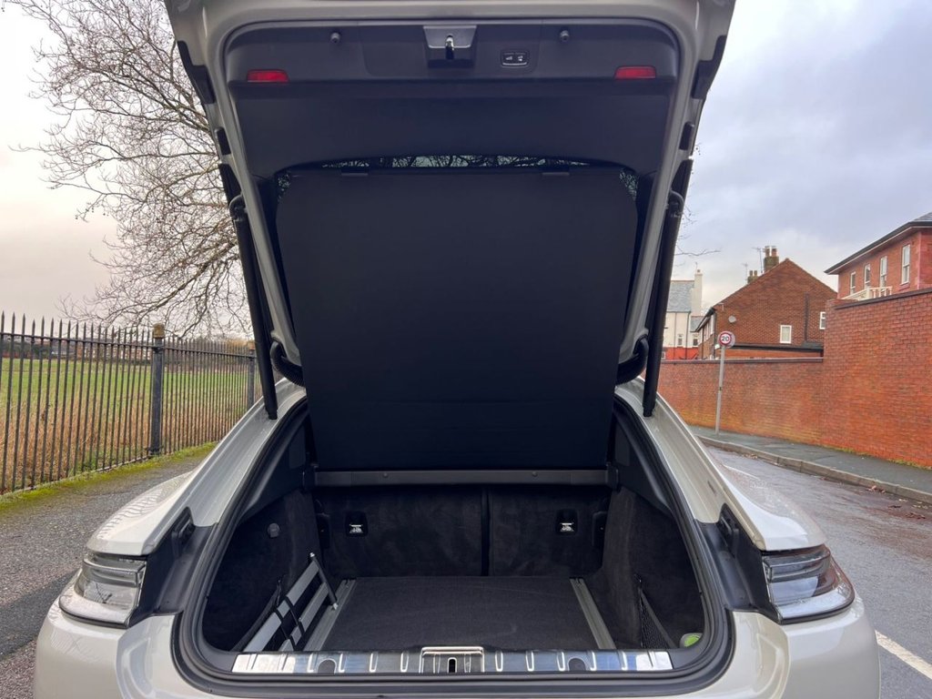 Used Porsche Panamera 2023 for sale - 76855224: Photo 19