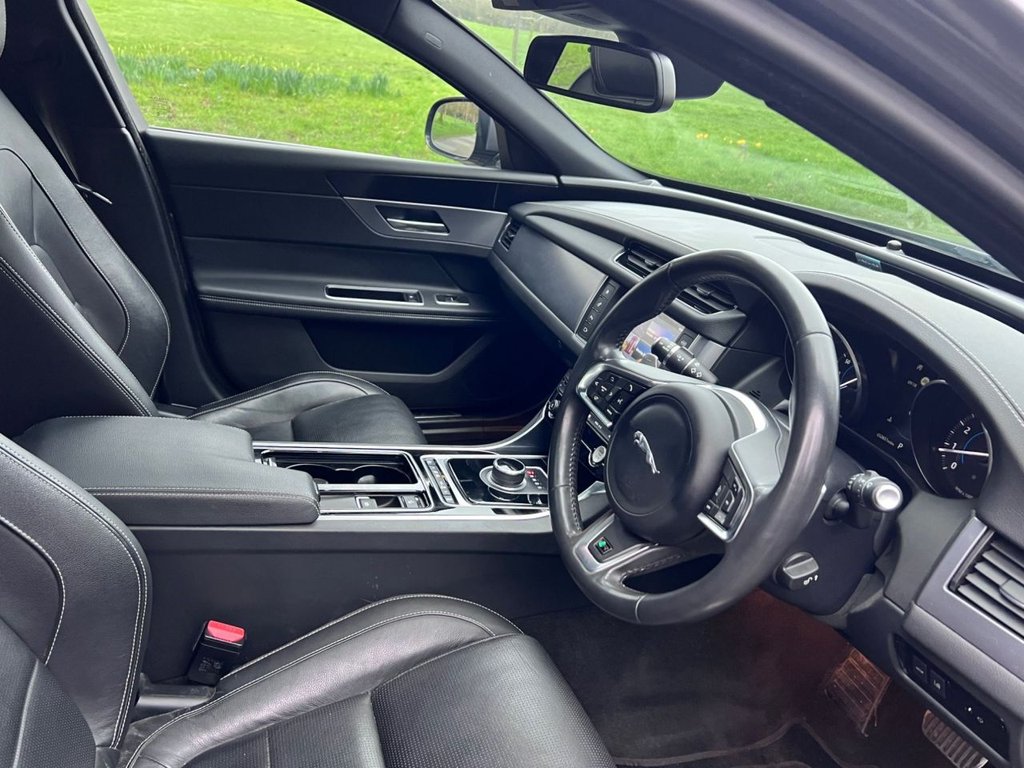 Used Jaguar XF 2017 for sale - 77680476: Photo 2