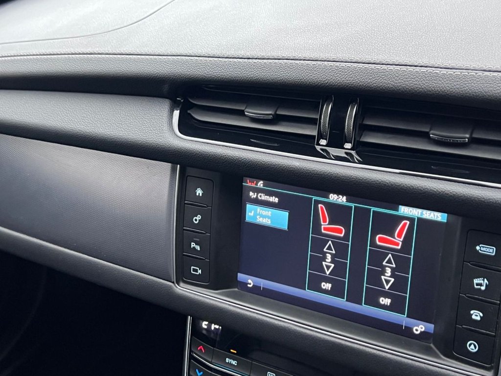 Used Jaguar XF 2017 for sale - 77680476: Photo 26