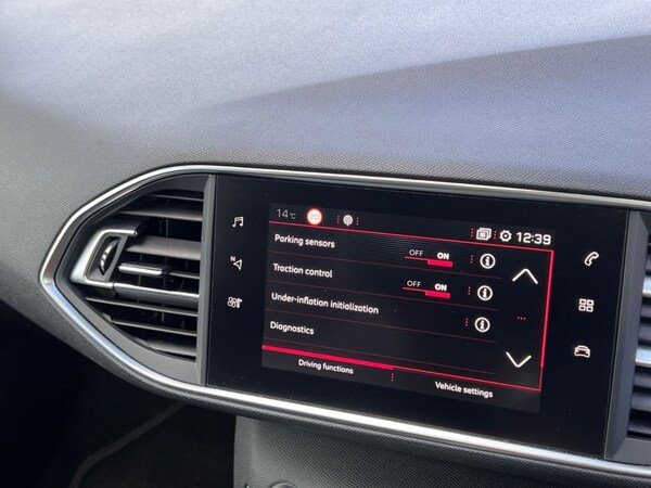 Used Peugeot 308 2017 for sale - 76057044: Photo 18