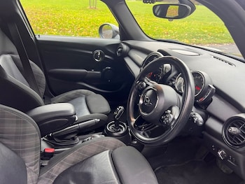 Used MINI Hatch 2018 for sale - 76454174: Photo