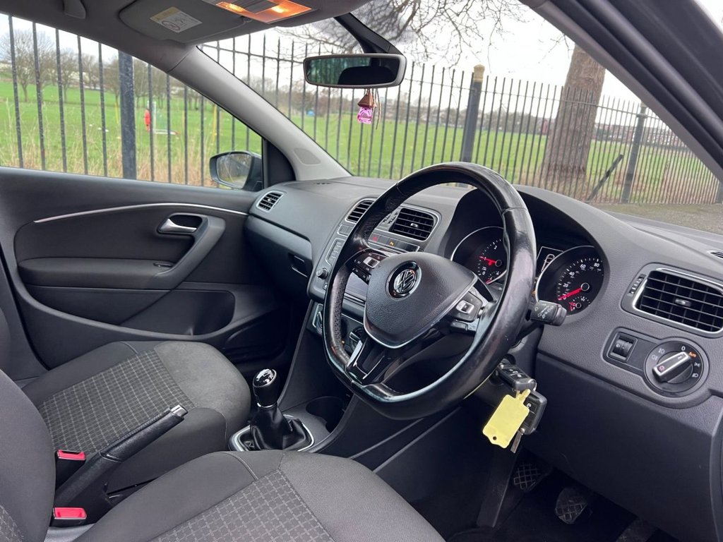 Used Volkswagen Polo 2017 for sale - 77315951: Photo 2