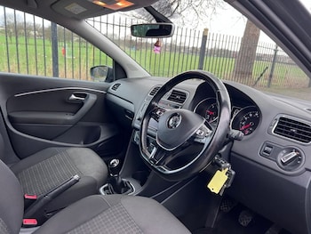 Used Volkswagen Polo 2017 for sale - 77315951: Photo