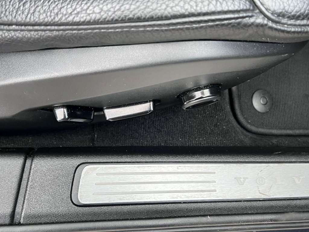 Used Volvo V60 2018 for sale - 77328249: Photo 25