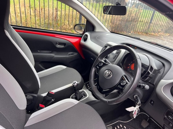 Used Toyota AYGO 2016 for sale - 76279634: Photo 2