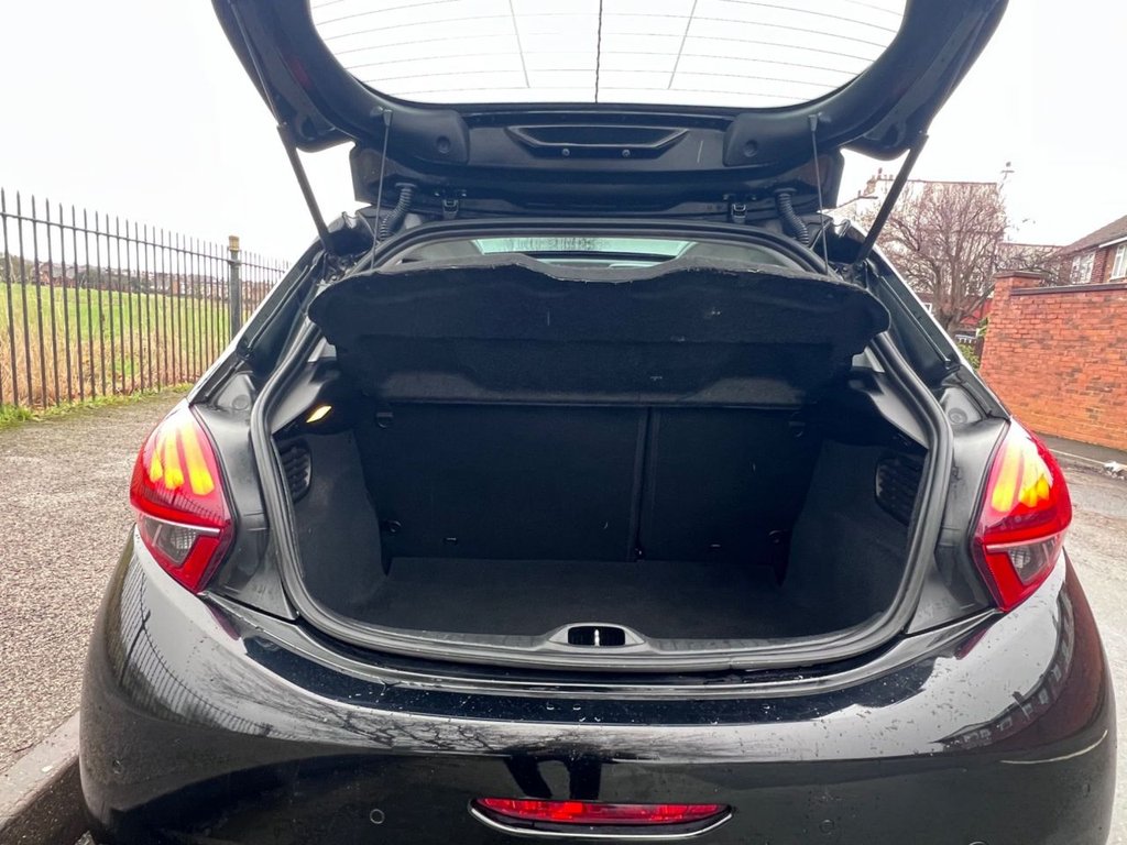 Used Peugeot 208 2018 for sale - 77546988: Photo 13