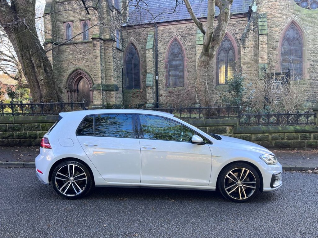 Used Volkswagen Golf 2017 for sale - 77356777: Photo 4