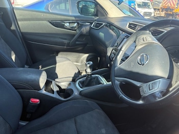 Used Nissan Qashqai 2015 for sale - 77748272: Photo