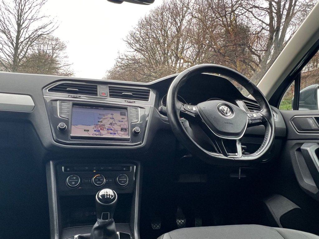 Used Volkswagen Tiguan 2017 for sale - 76900230: Photo 26