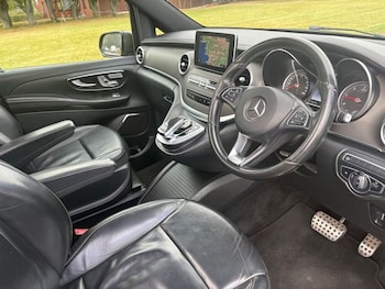 Used Mercedes-Benz V-Class 2017 for sale - 75896128: Photo
