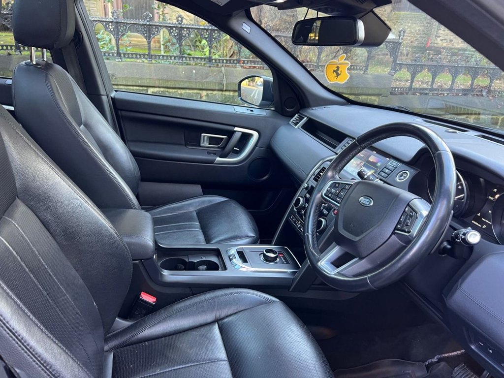 Used Land Rover Discovery Sport 2018 for sale - 76686472: Photo 2